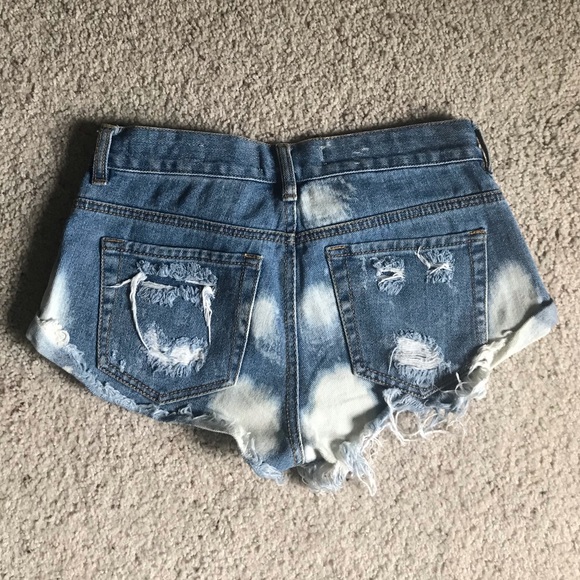 PacSun Bullhead Size 1 Distressed Jean Shorts - Picture 3 of 3